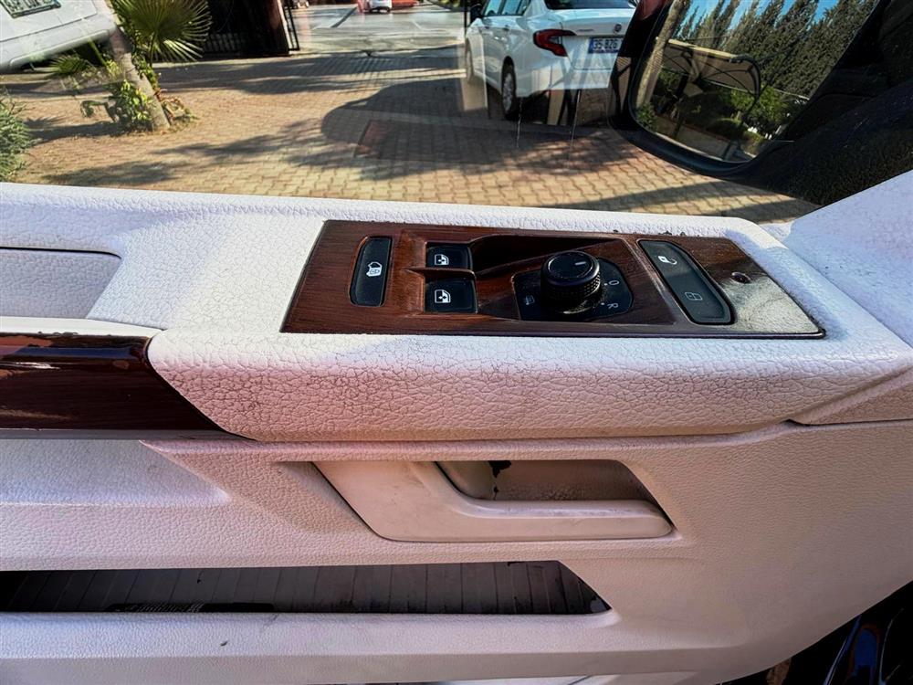 Volkswagen Transporter 2,0 TDI VIP Görsel 10
